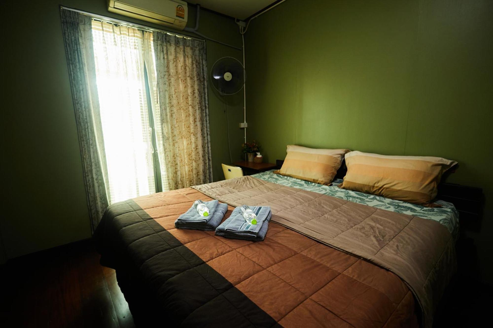 Chommuang Guest House Ayutthaya Ruang foto
