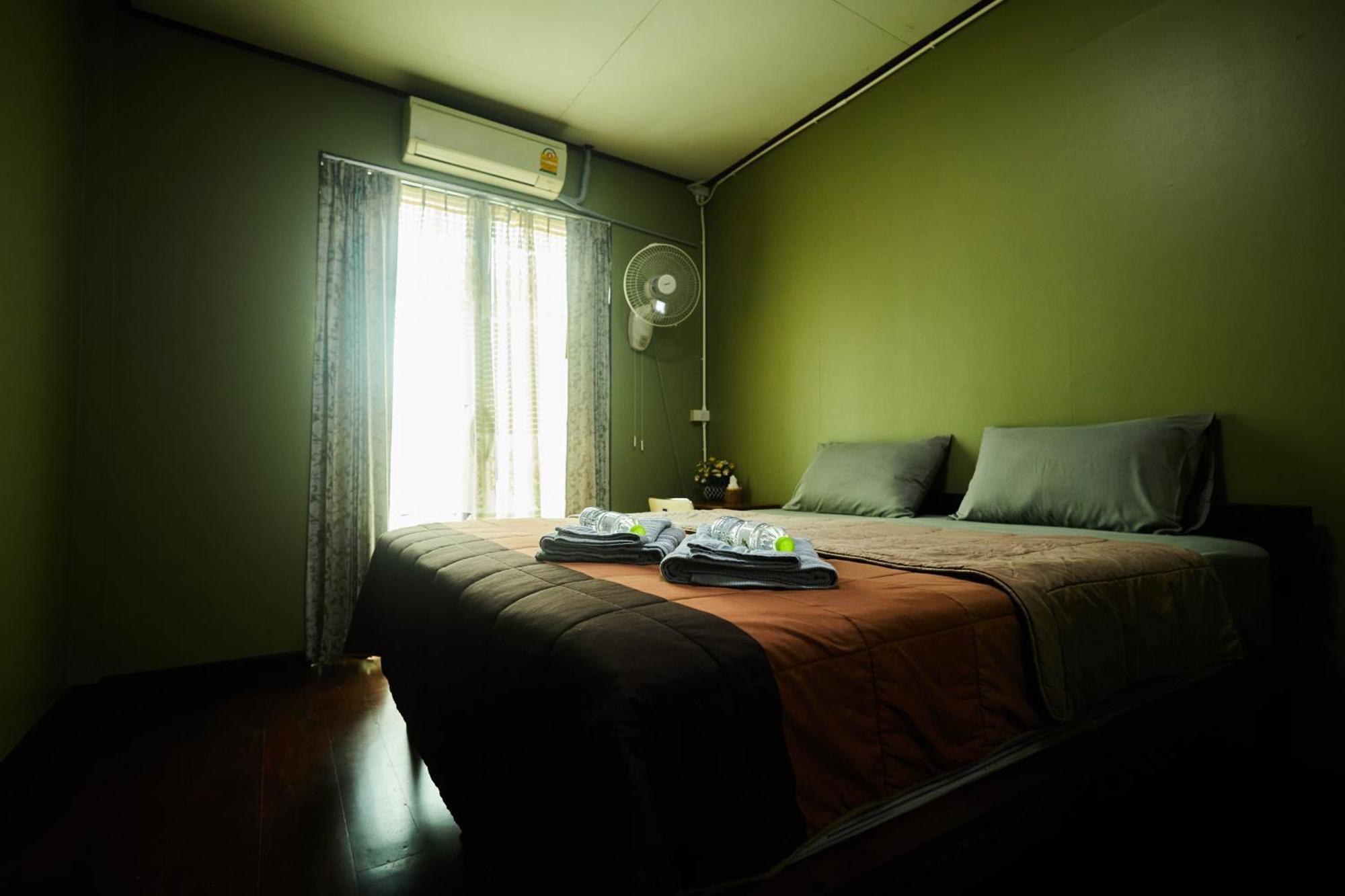 Chommuang Guest House Ayutthaya Ruang foto