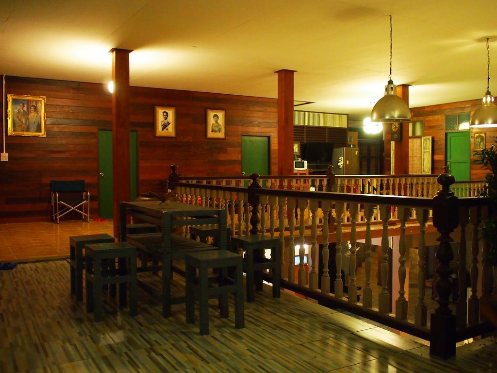 Chommuang Guest House Ayutthaya Bagian luar foto