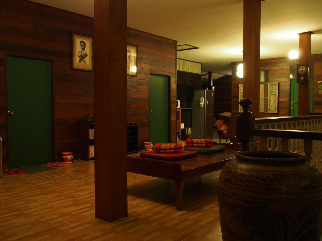 Chommuang Guest House Ayutthaya Bagian luar foto
