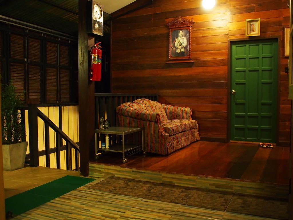 Chommuang Guest House Ayutthaya Bagian luar foto